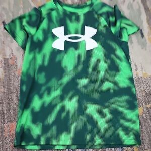 Under Armour Green and Black Patterned Tee